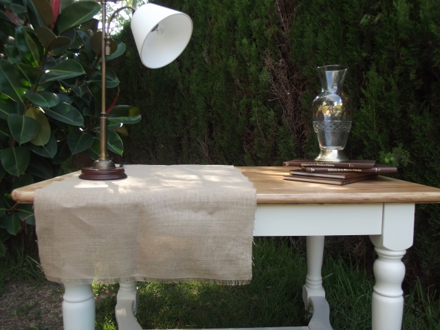 mesa de pino renovada